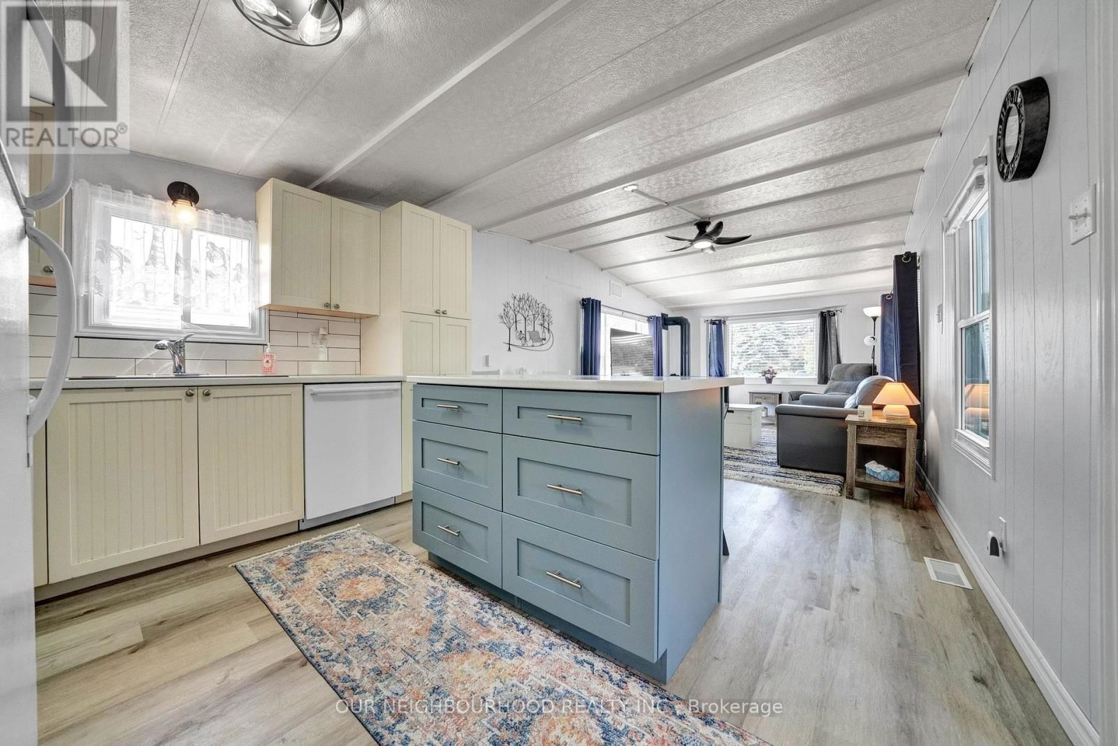 29 HILLVIEW DRIVE Image 9