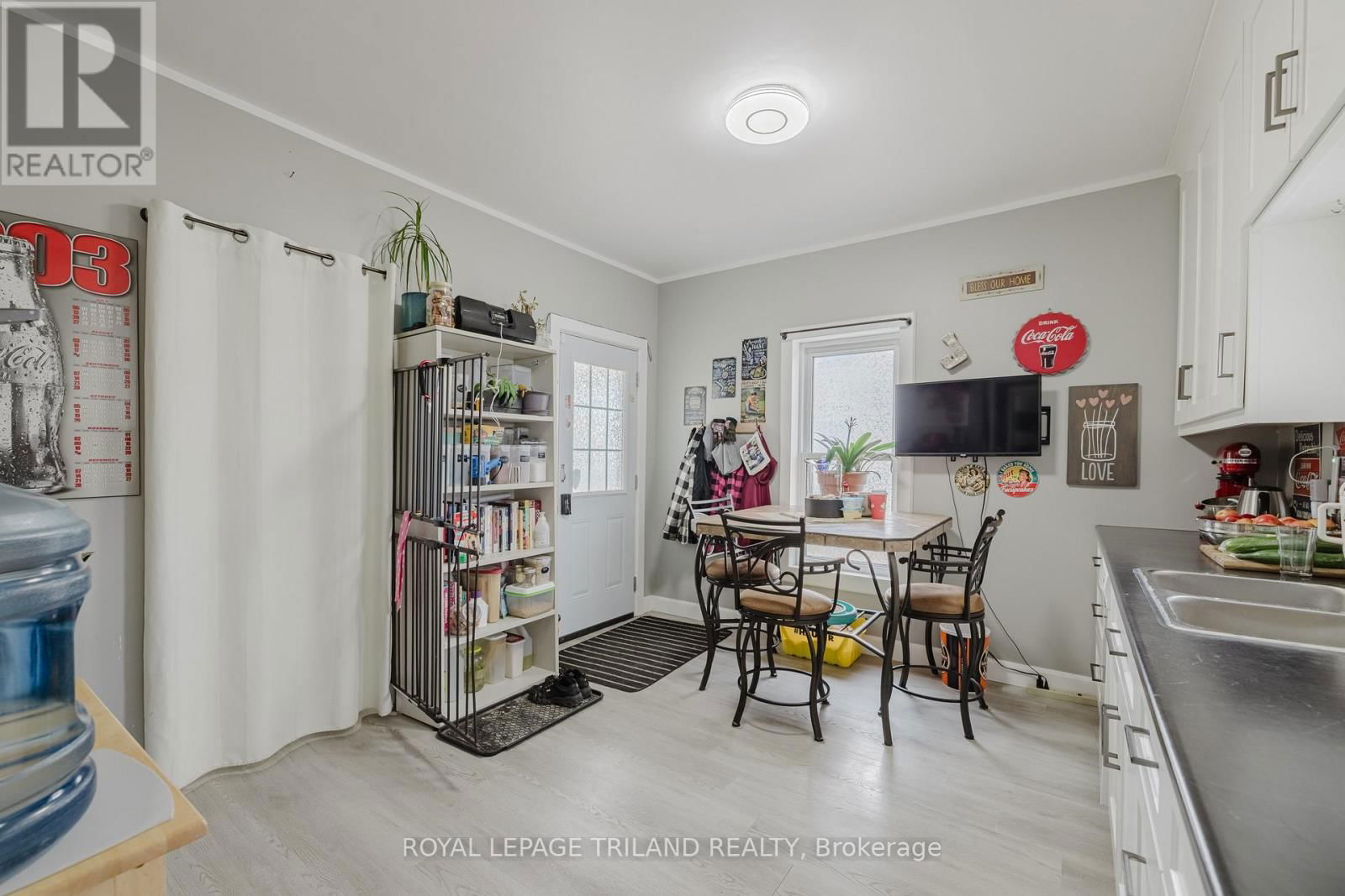 245 SYDENHAM STREET EAST Image 11