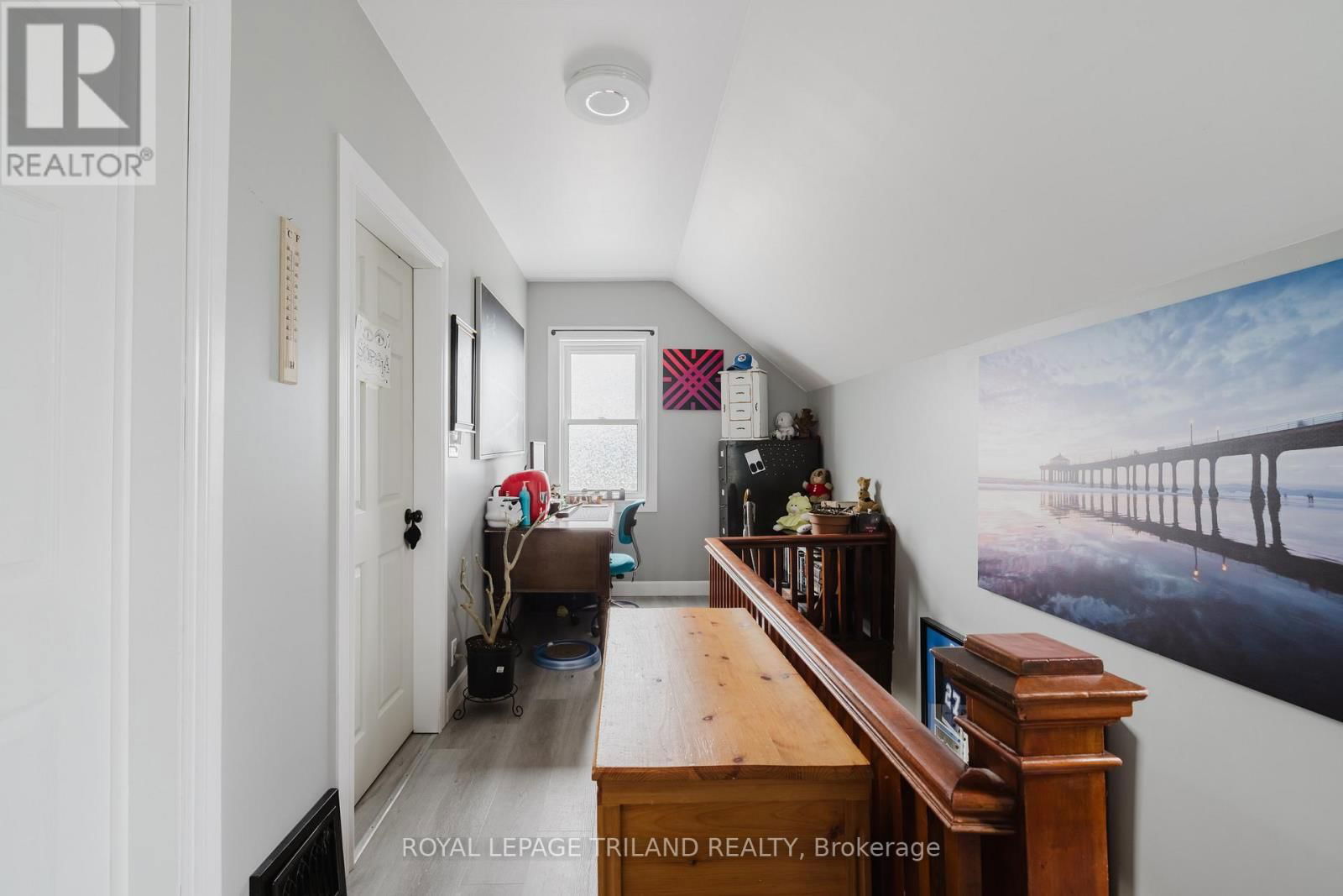 245 SYDENHAM STREET EAST Image 14