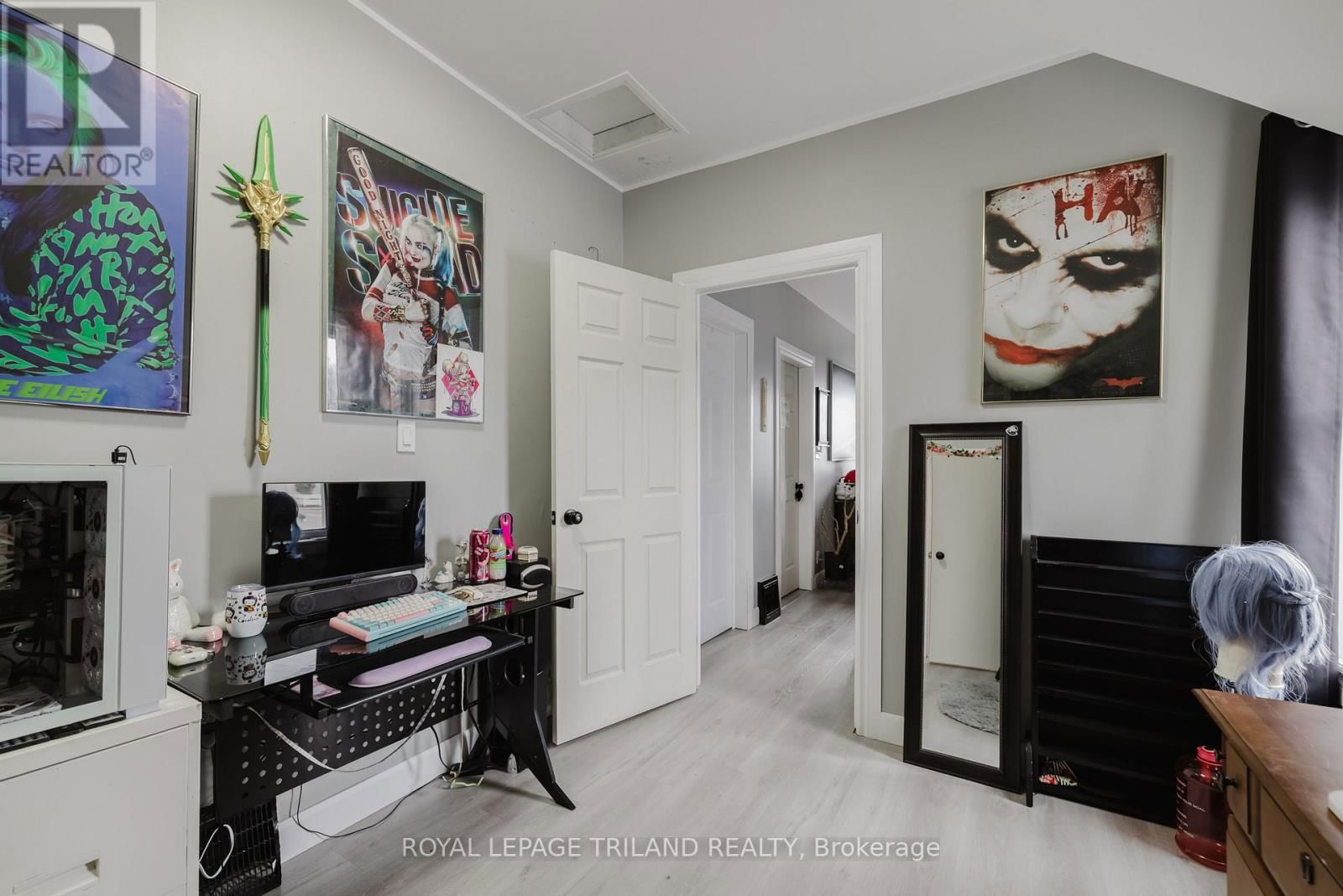 245 SYDENHAM STREET EAST Image 17