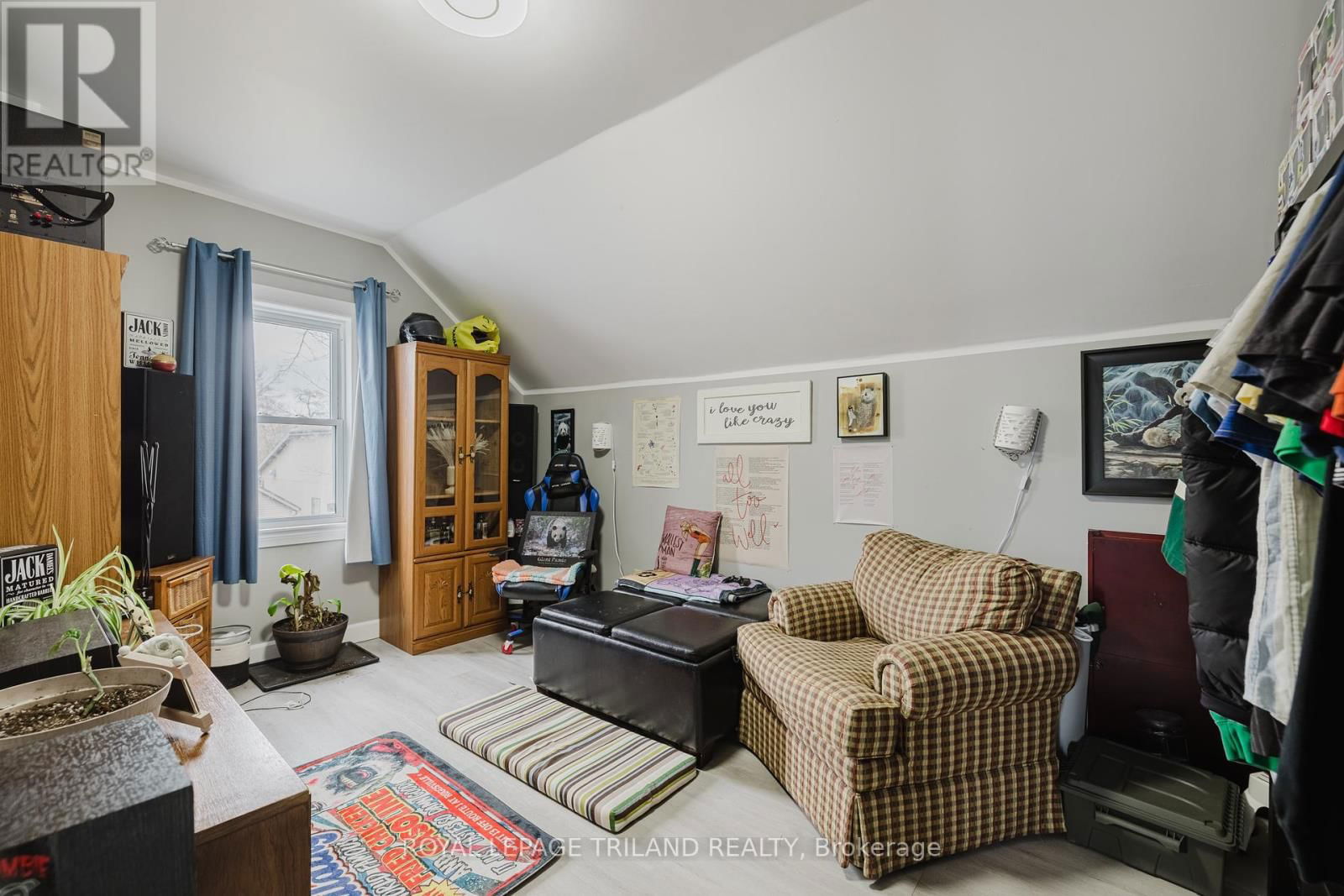 245 SYDENHAM STREET EAST Image 19