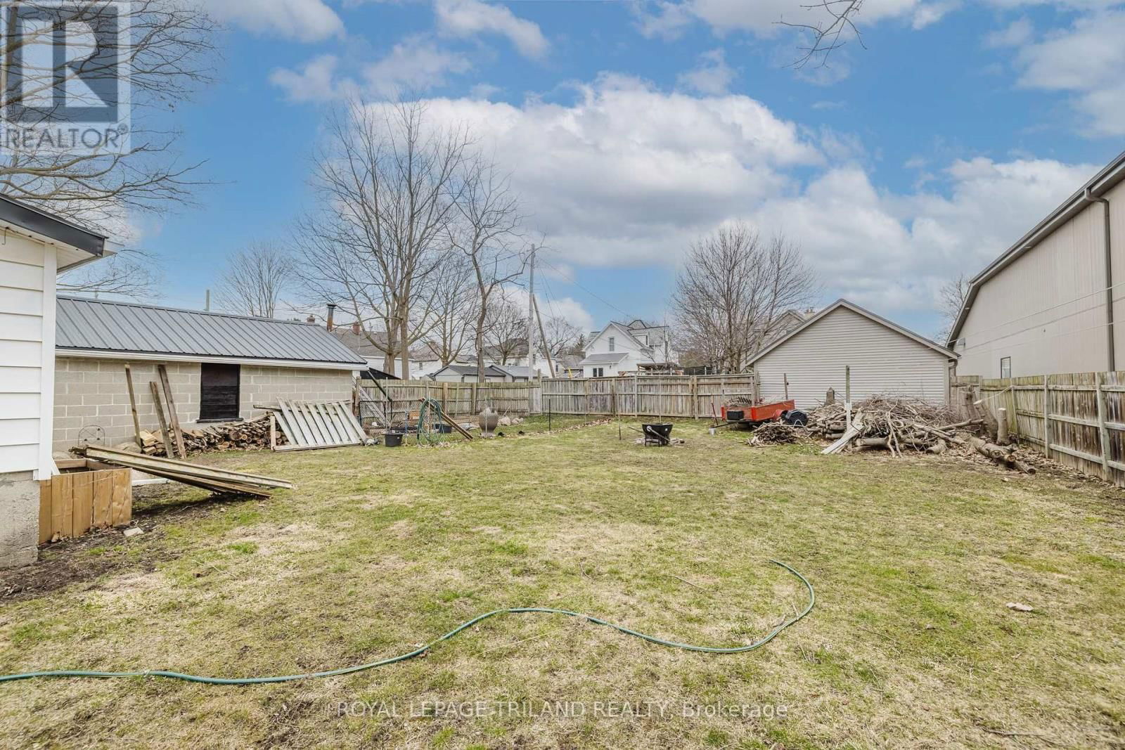 245 SYDENHAM STREET EAST Image 22