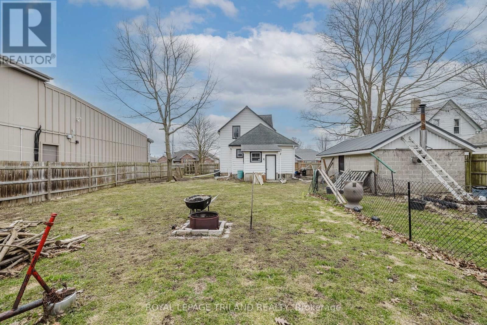 245 SYDENHAM STREET EAST Image 23
