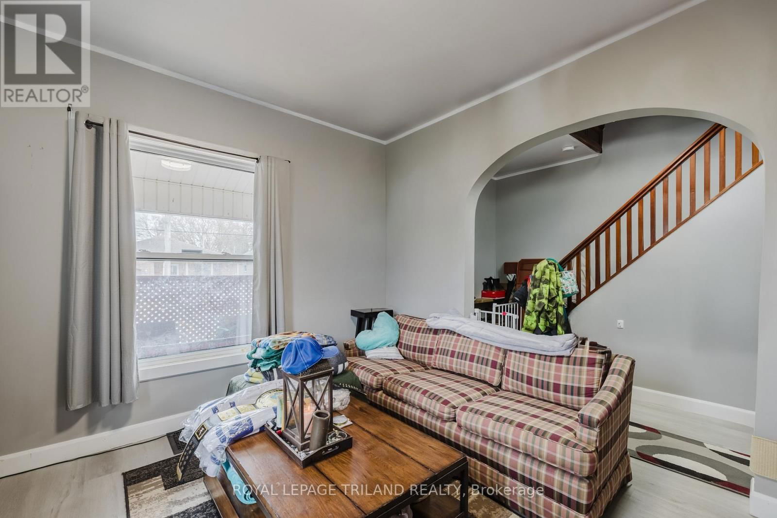 245 SYDENHAM STREET EAST Image 5