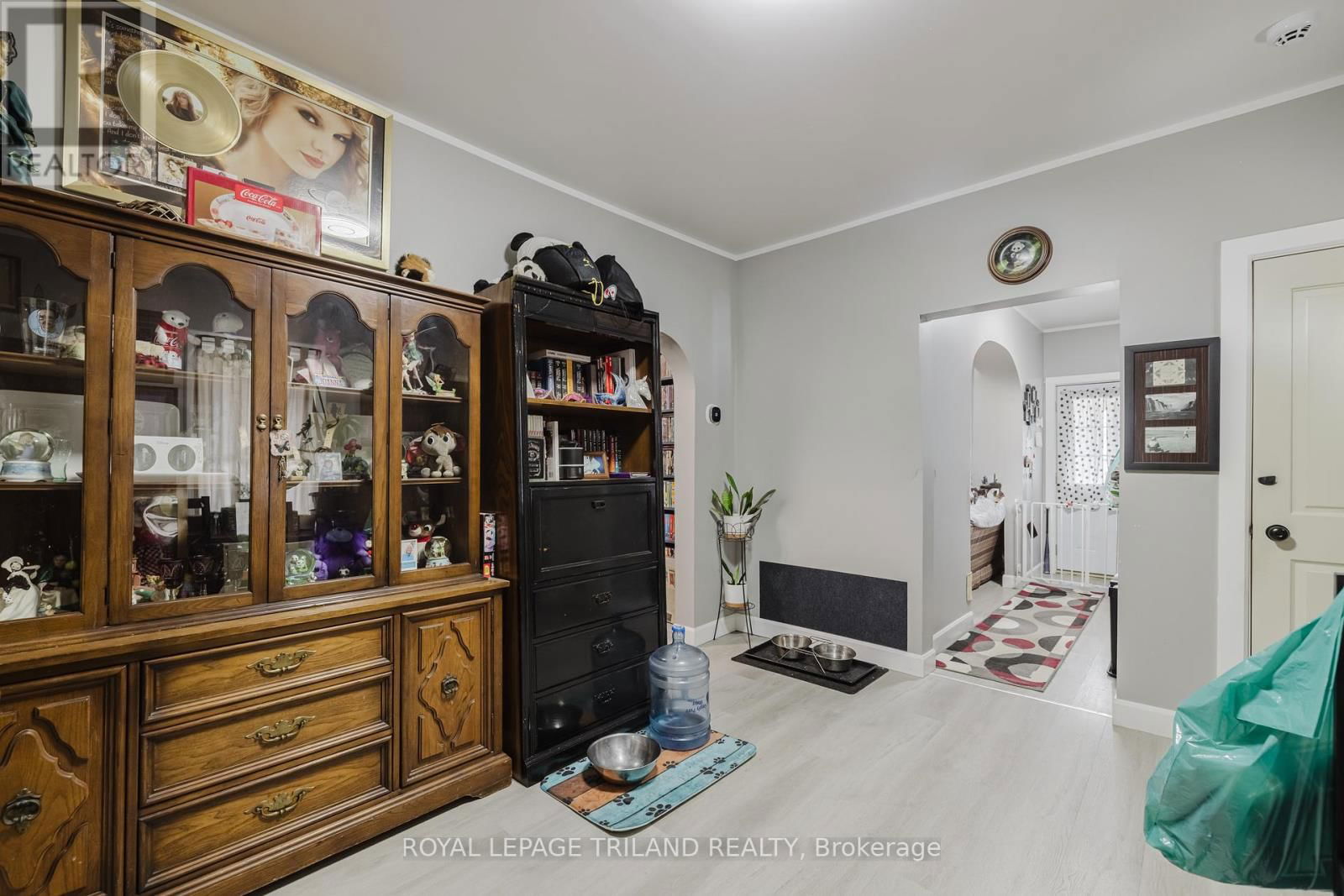 245 SYDENHAM STREET EAST Image 7