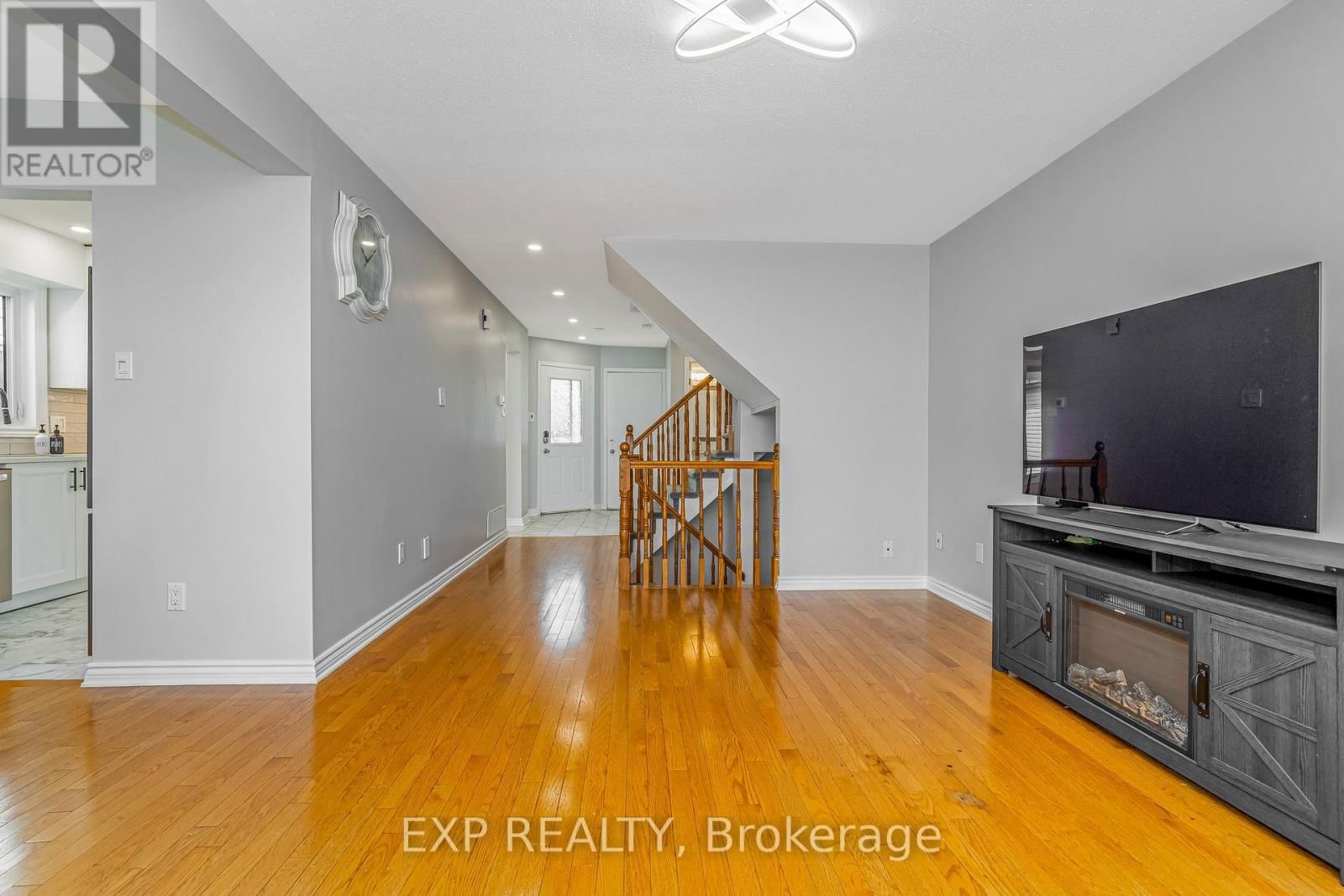 50 SADDLE CRESCENT Image 10