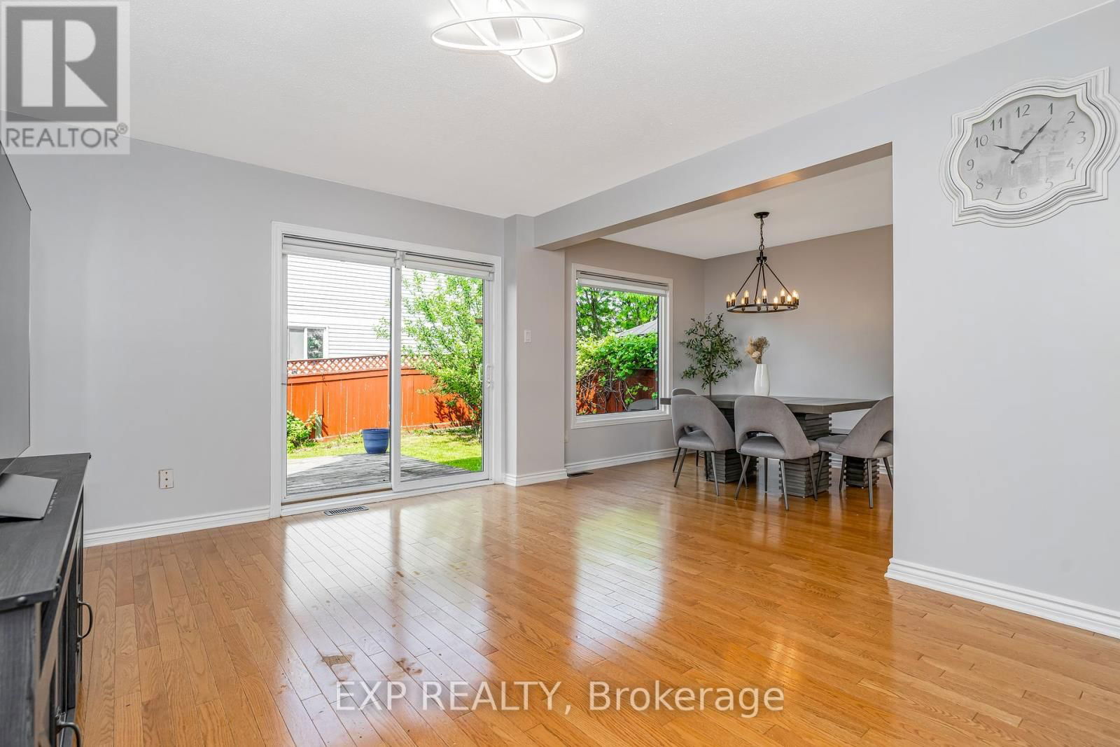 50 SADDLE CRESCENT Image 12