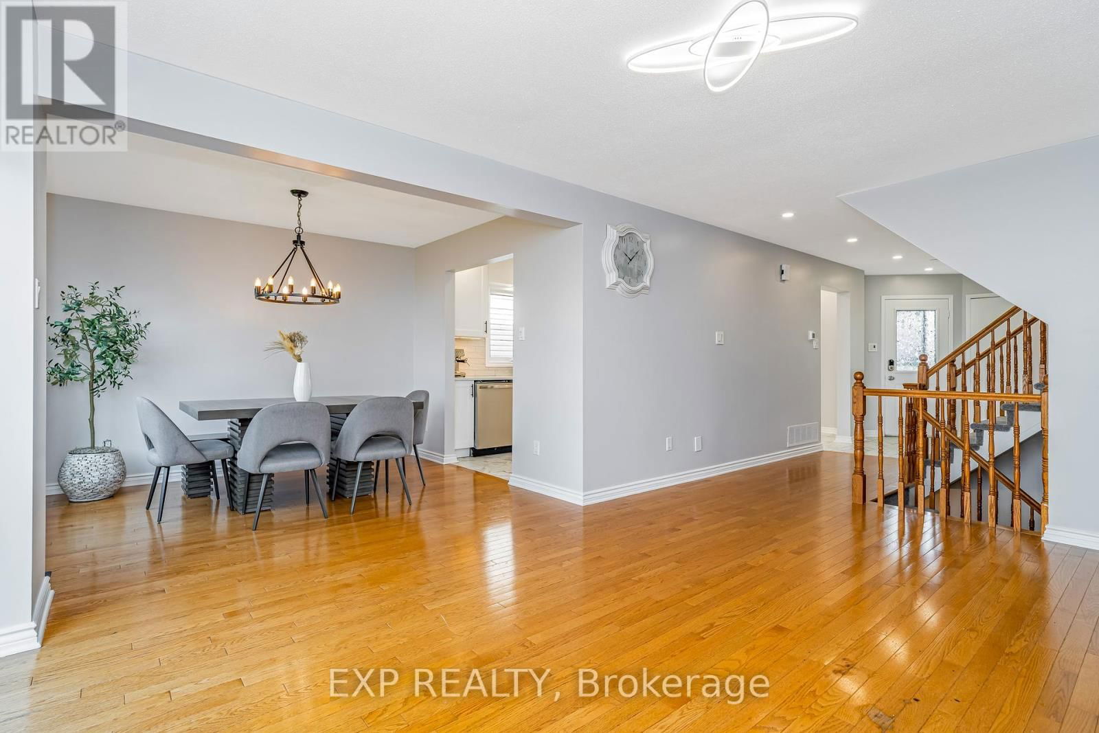 50 SADDLE CRESCENT Image 13