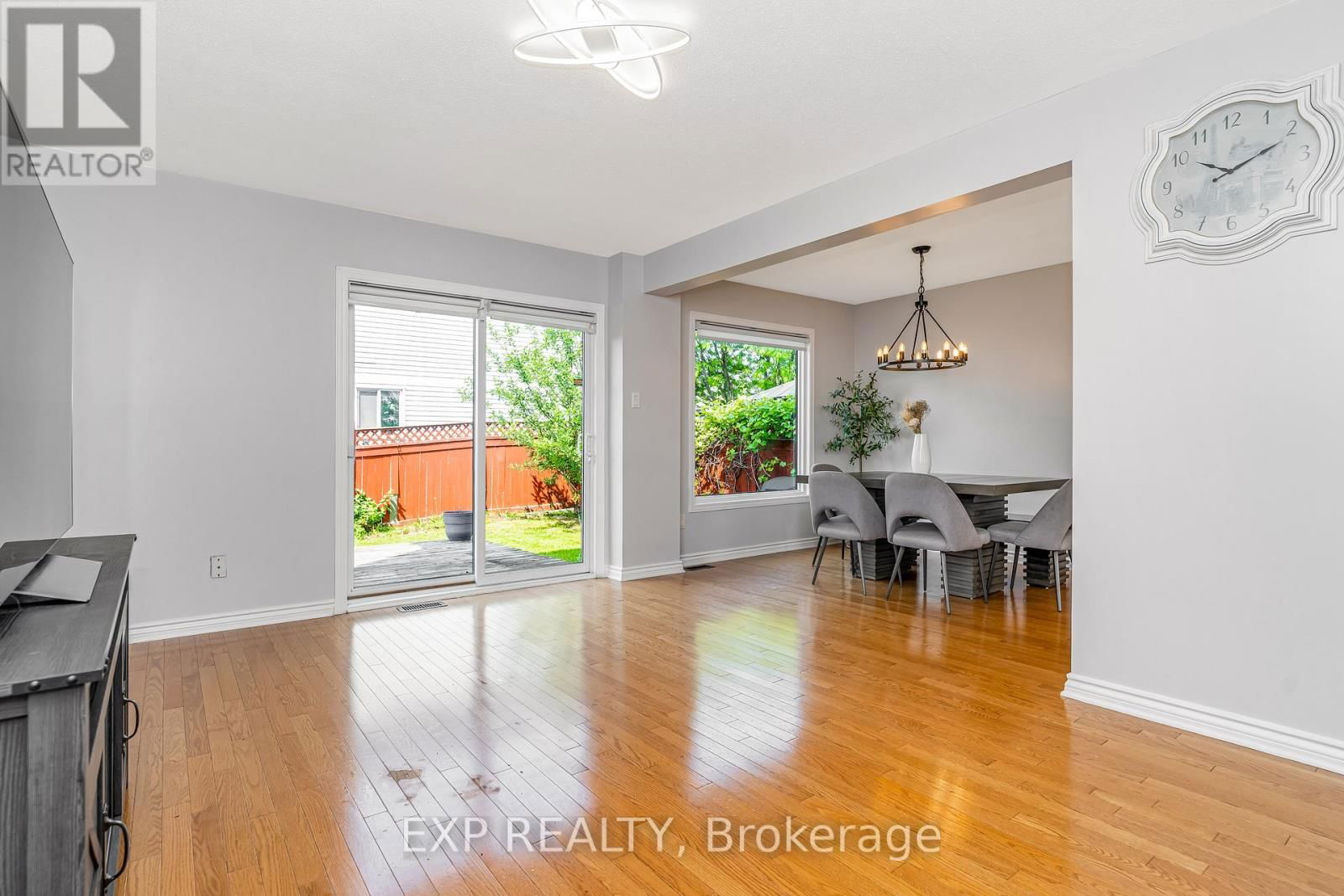 50 SADDLE CRESCENT Image 15