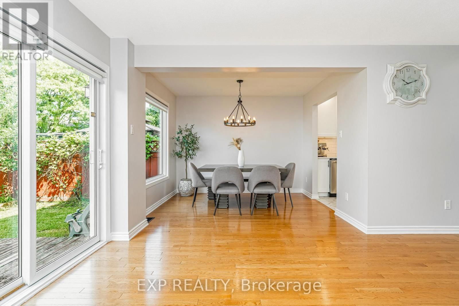 50 SADDLE CRESCENT Image 16
