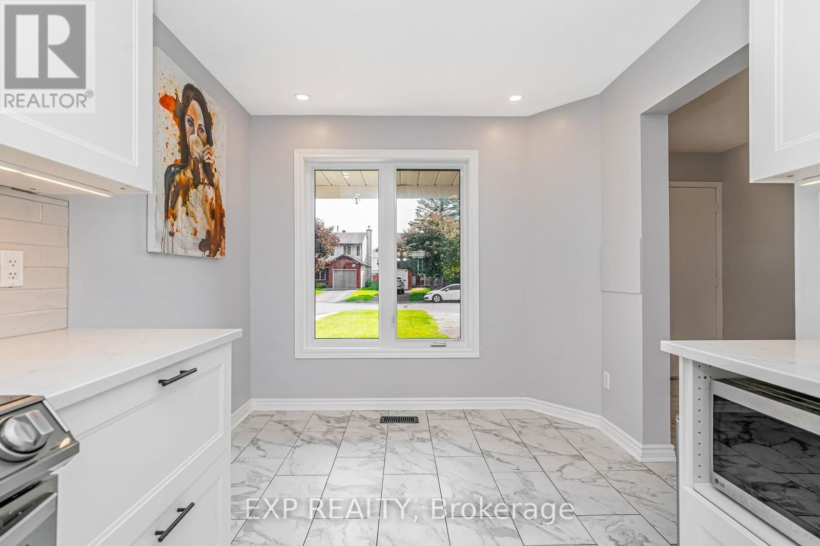 50 SADDLE CRESCENT Image 22