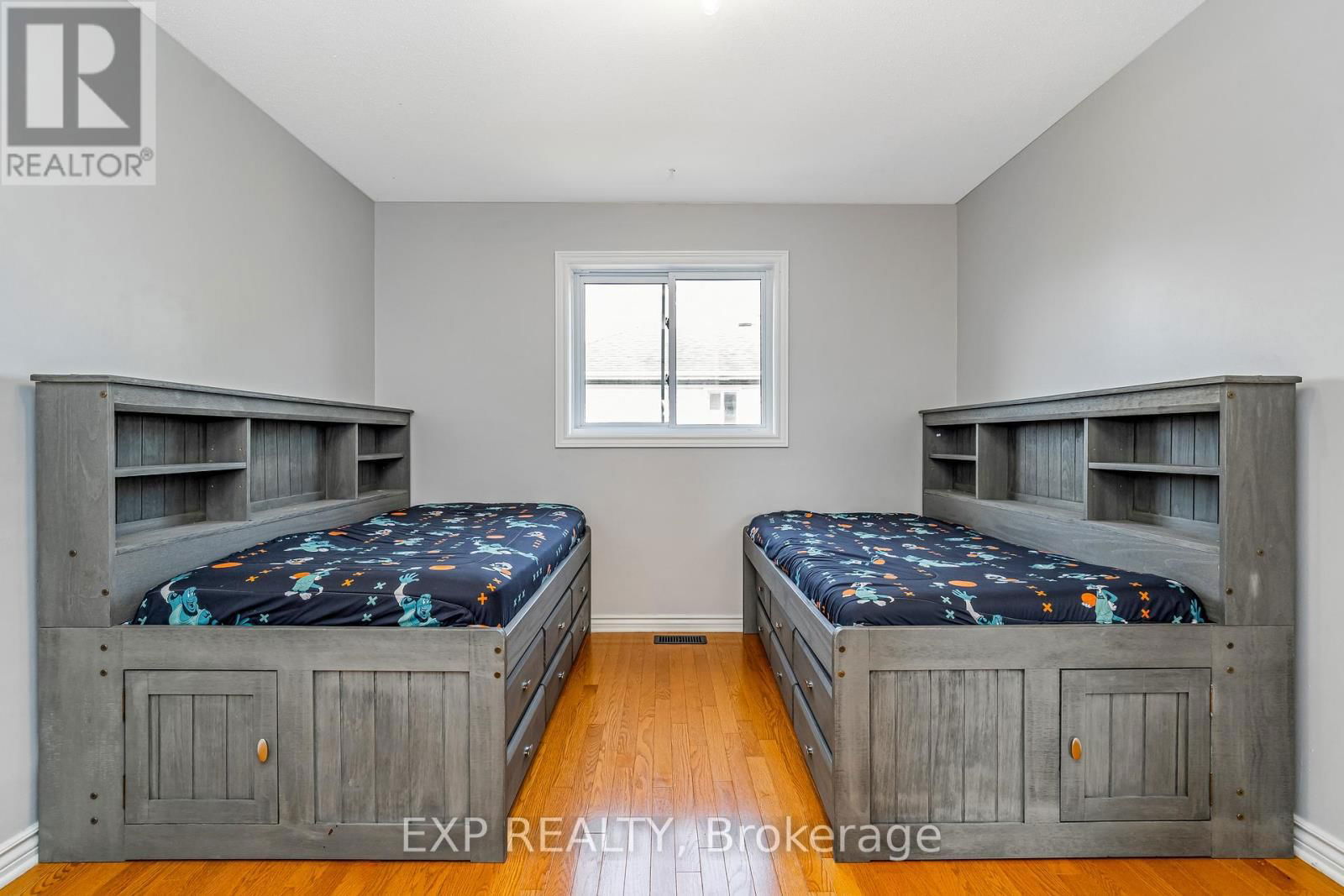 50 SADDLE CRESCENT Image 32