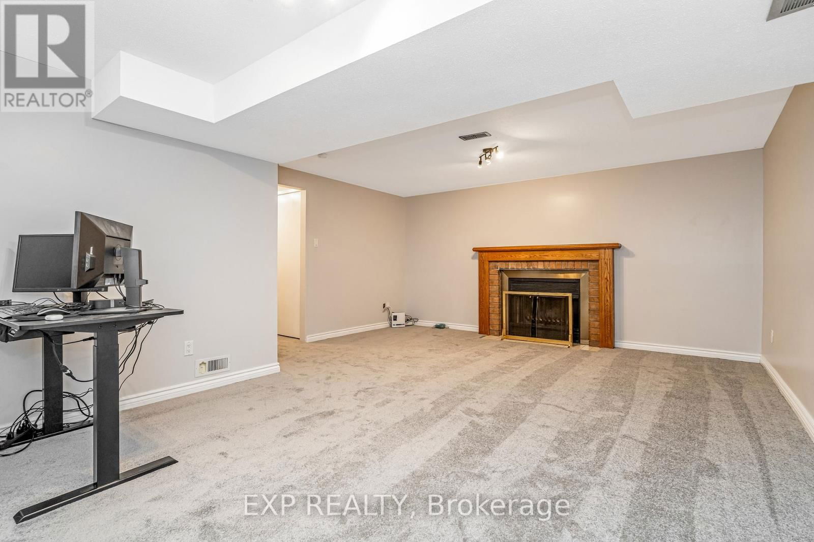 50 SADDLE CRESCENT Image 39