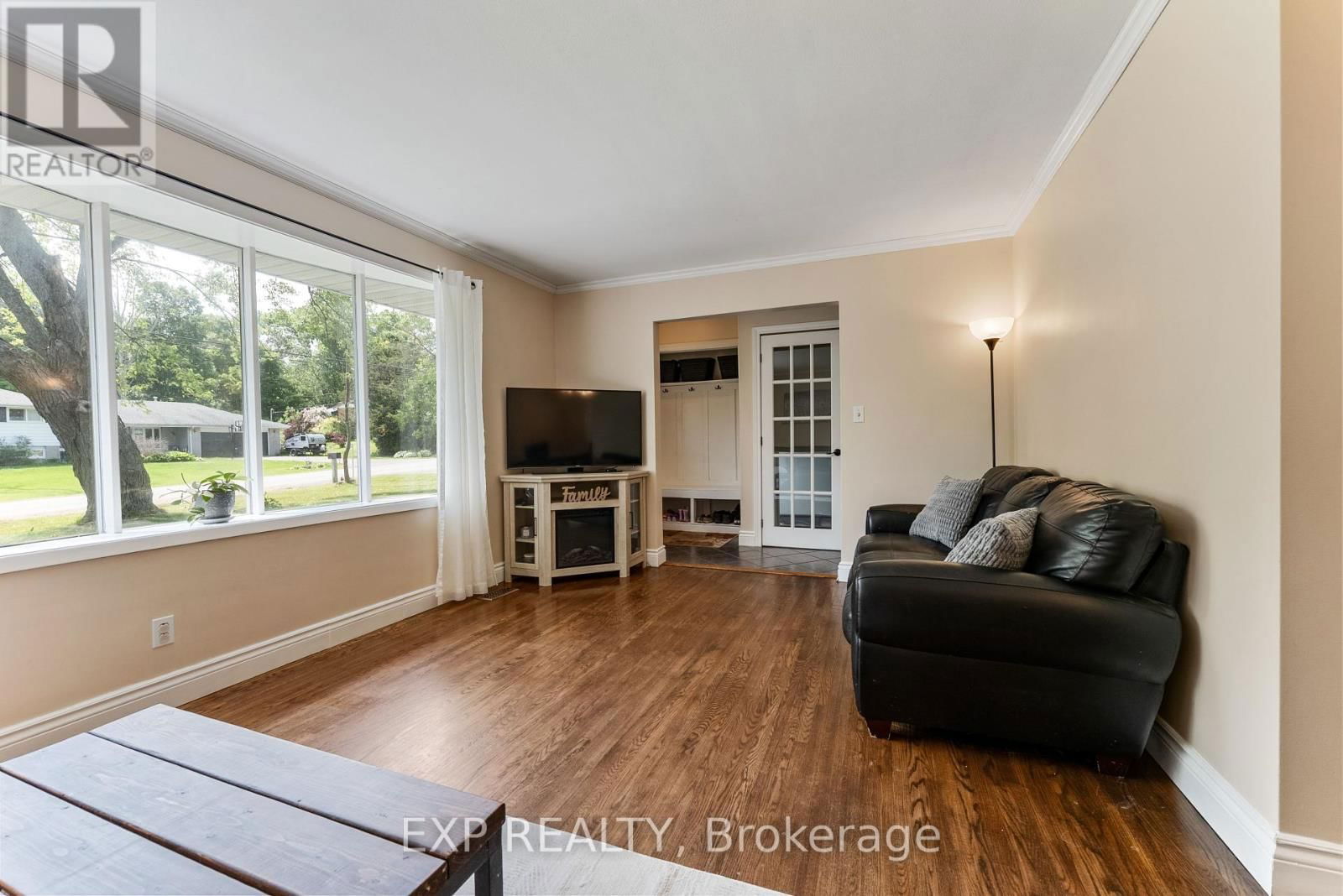 512 WHITES ROAD Image 11