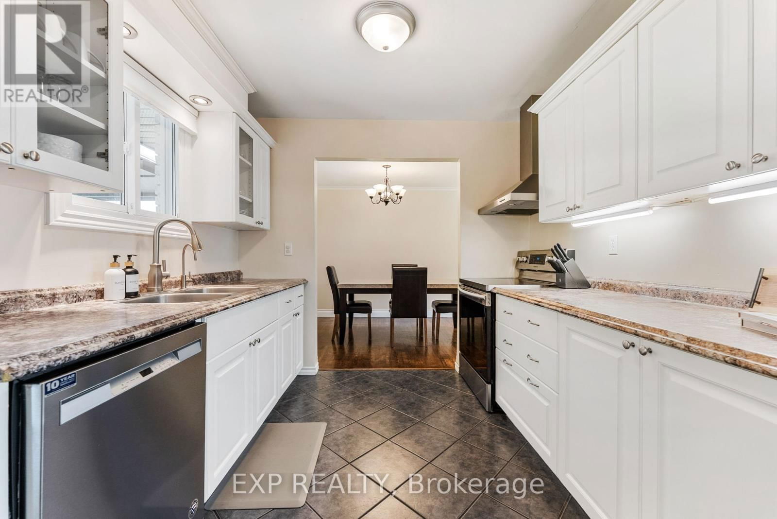 512 WHITES ROAD Image 15