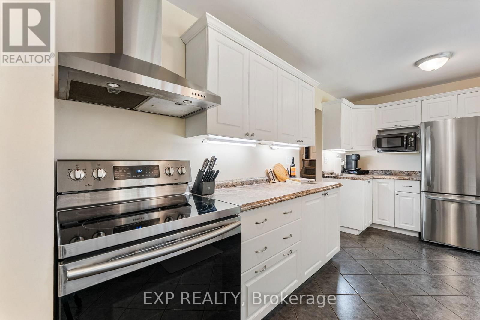 512 WHITES ROAD Image 16