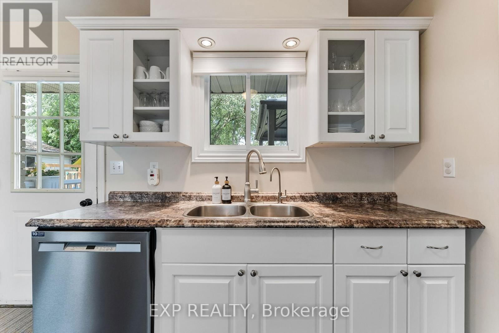 512 WHITES ROAD Image 17