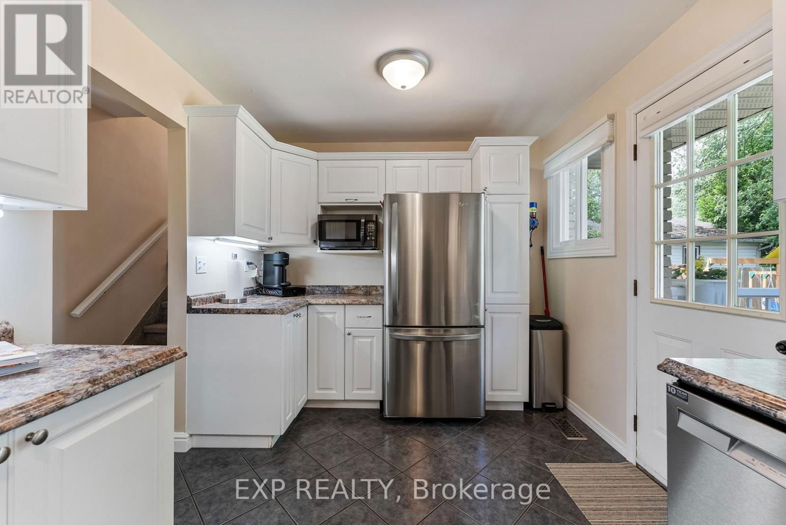 512 WHITES ROAD Image 18