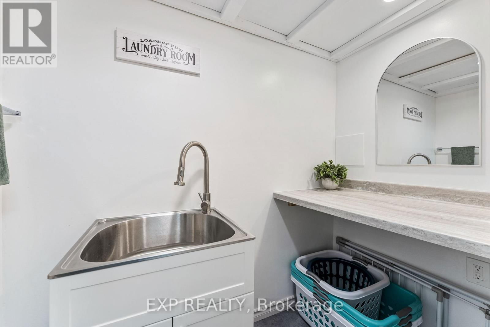 512 WHITES ROAD Image 32