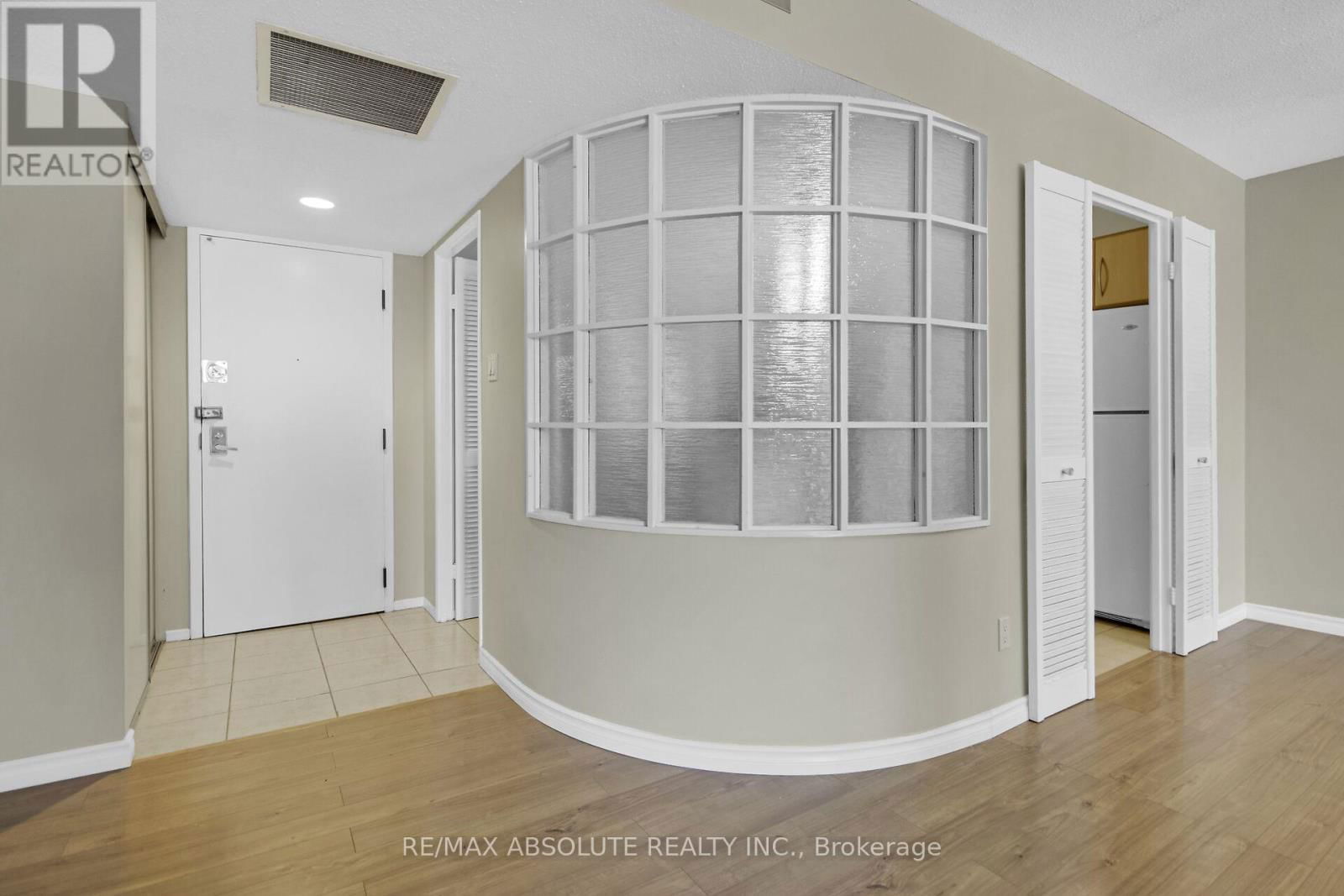 203 - 50 EMMERSON AVENUE Image 4