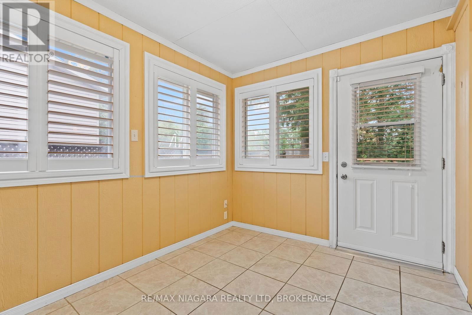 7534 MERRITT AVENUE Image 13