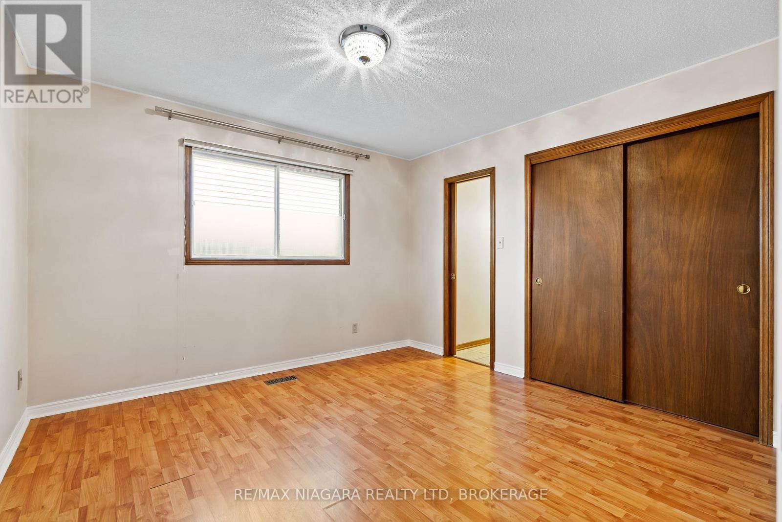 7534 MERRITT AVENUE Image 21