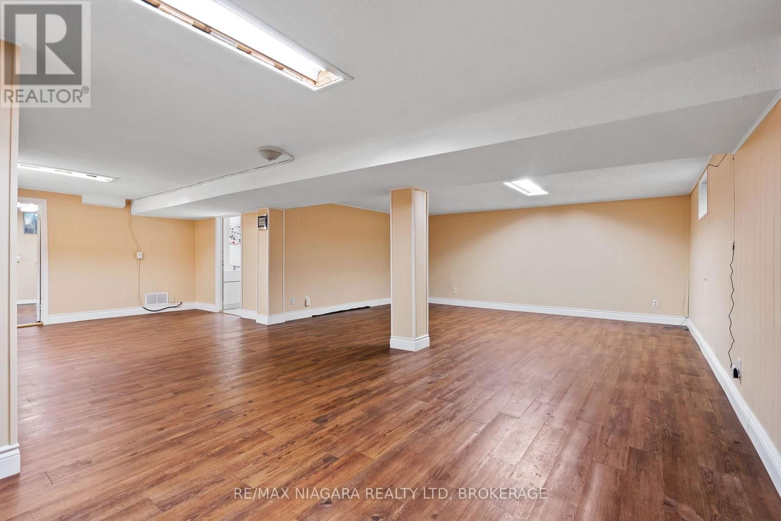 7534 MERRITT AVENUE Image 27