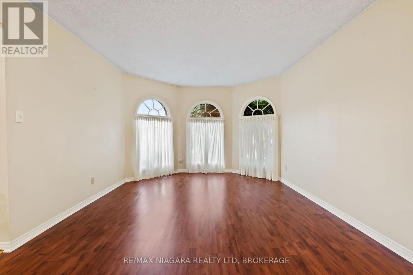 7534 MERRITT AVENUE Image 3