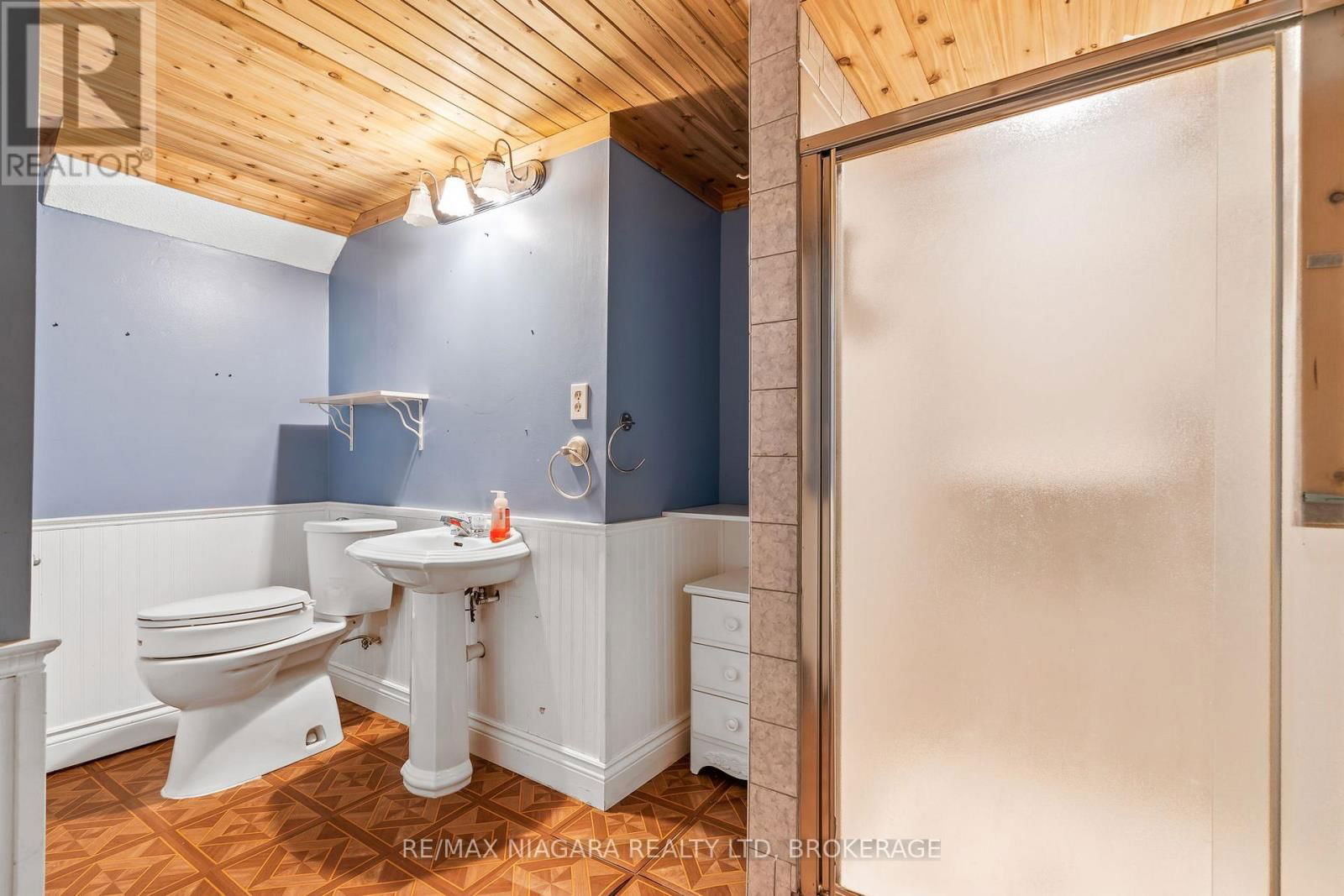 7534 MERRITT AVENUE Image 31