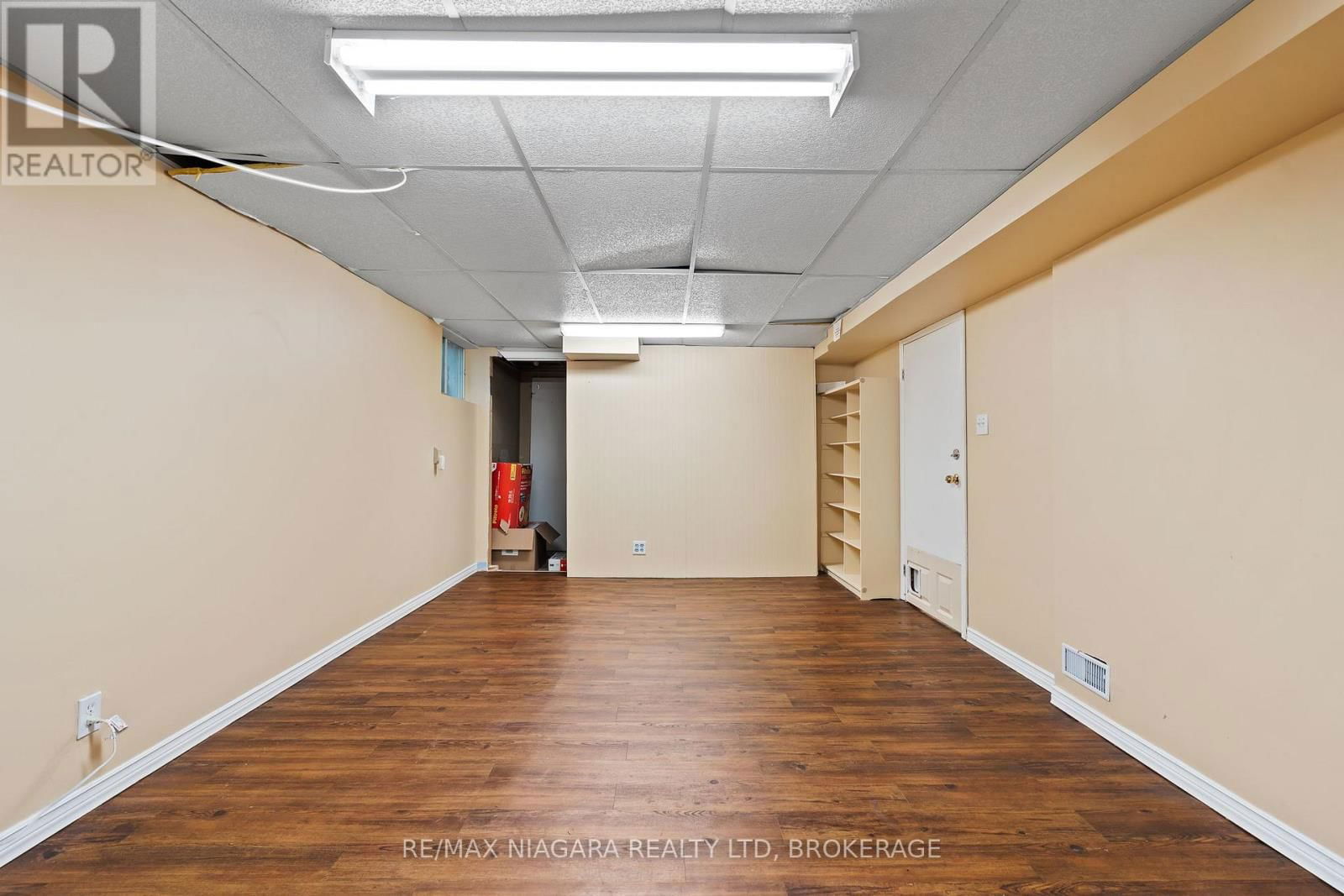 7534 MERRITT AVENUE Image 35
