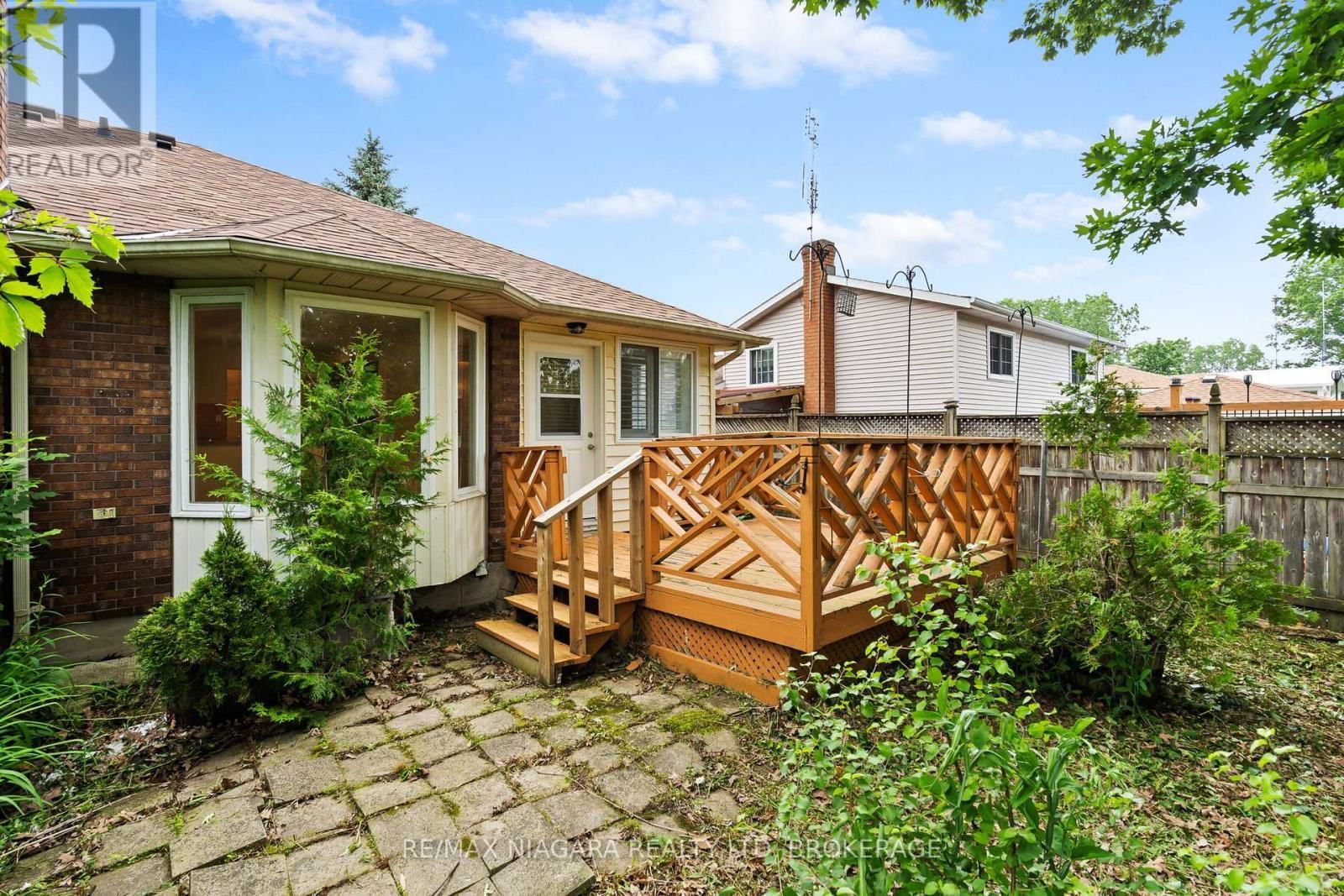 7534 MERRITT AVENUE Image 36