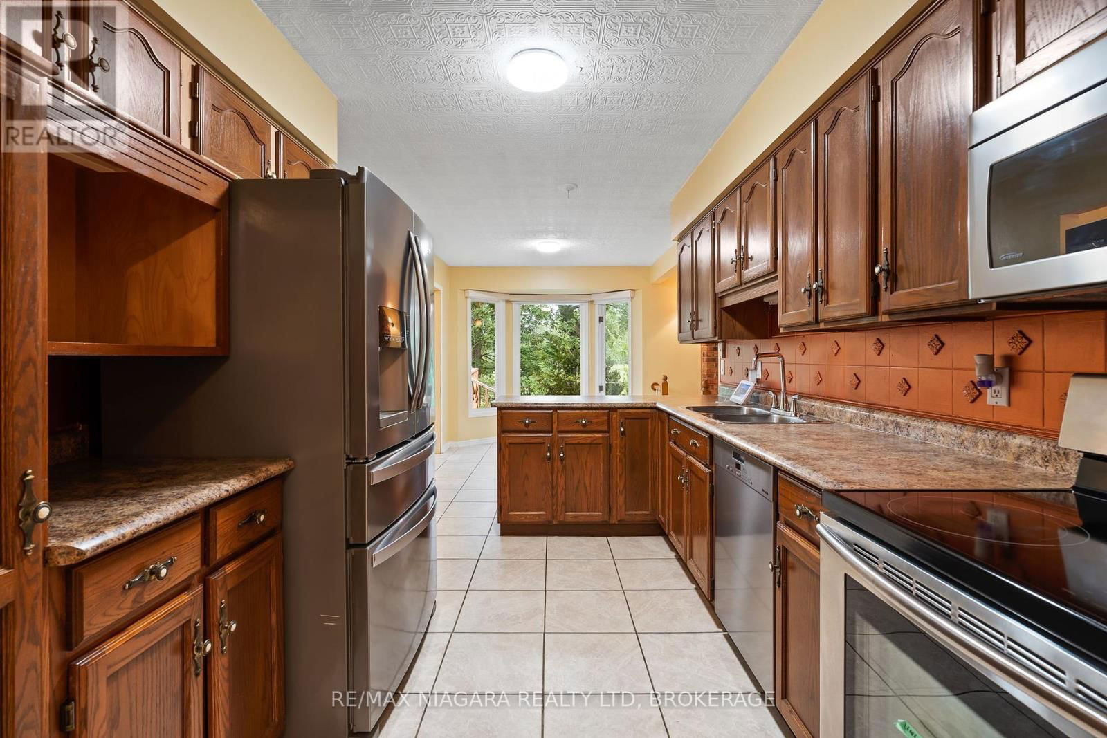 7534 MERRITT AVENUE Image 8