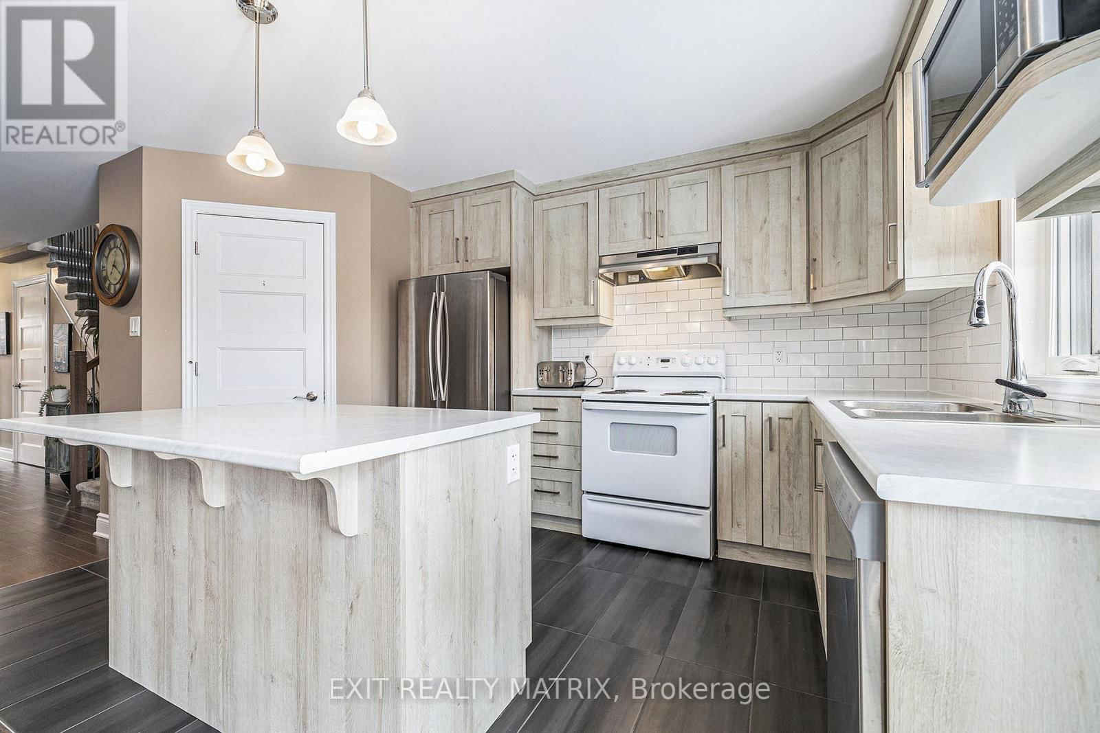 214 ARGILE STREET Image 8