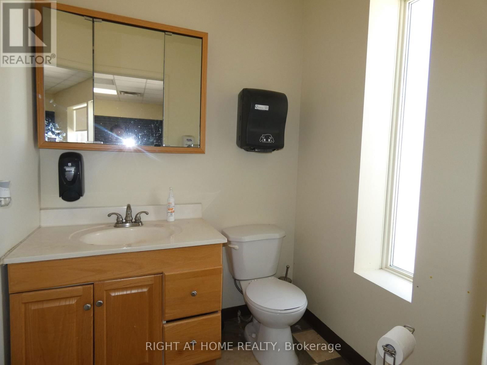 1319 HAMMOND STREET Image 7