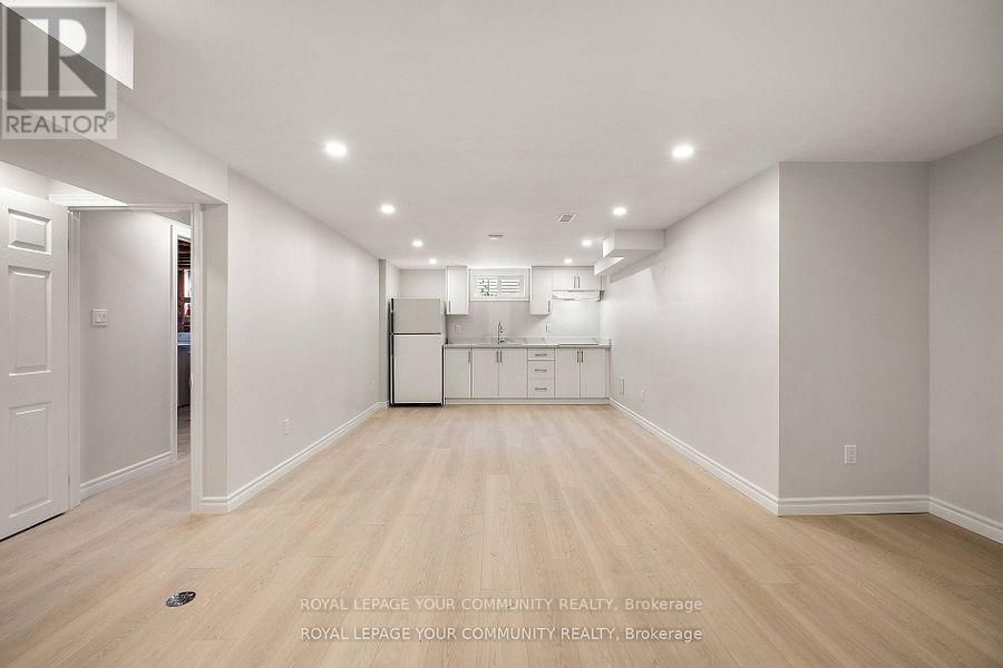 31 DUNBLANE AVENUE Image 25