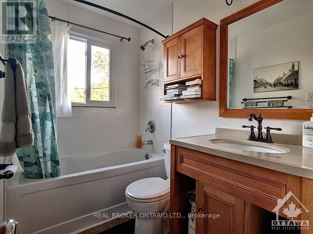 2 - 2429 CARLSEN AVENUE Image 7