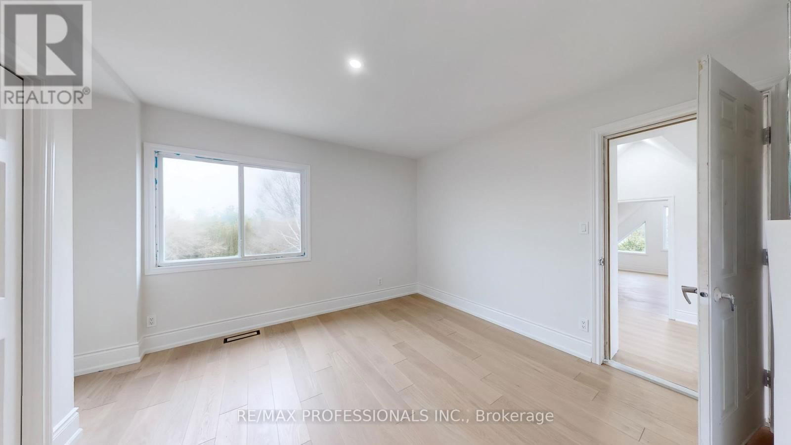 554045 MONO AMARANTH TOWNLINE Image 40