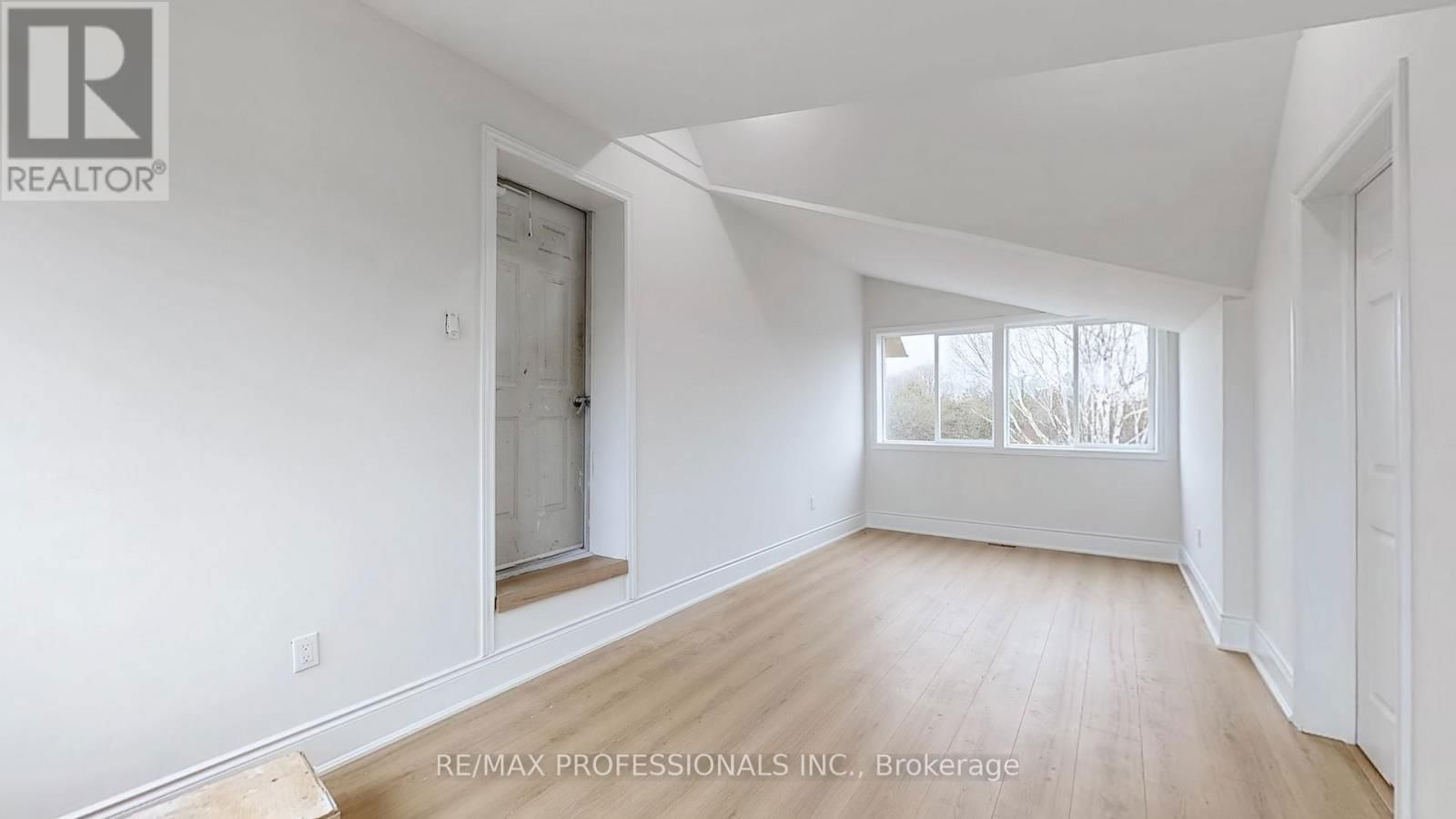 554045 MONO AMARANTH TOWNLINE Image 45
