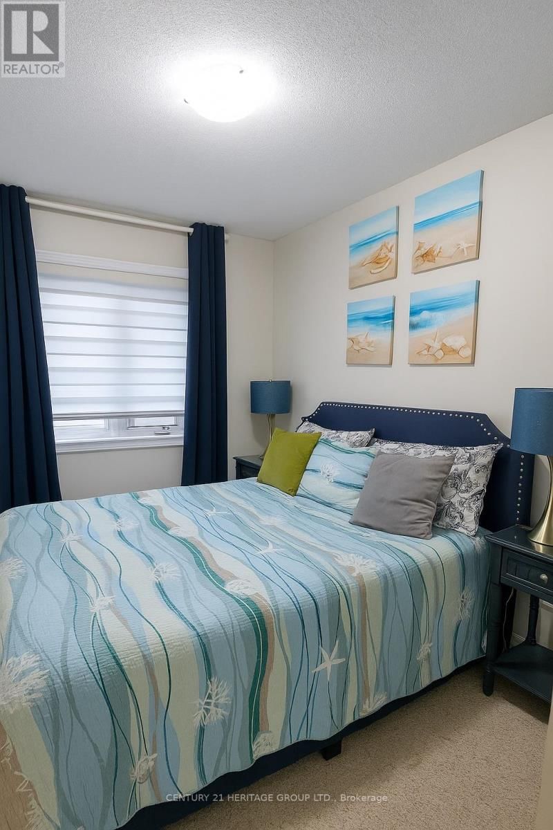 38 SOUTHSHORE CRESCENT Image 18