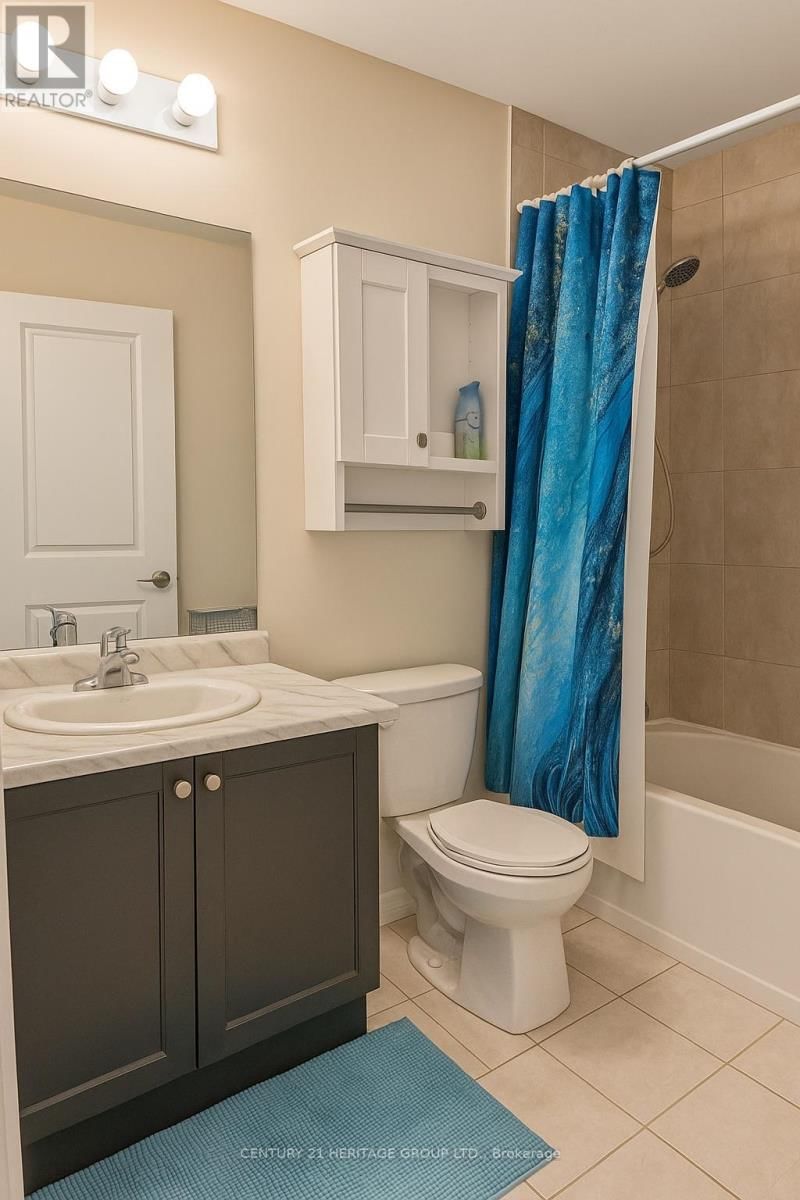 38 SOUTHSHORE CRESCENT Image 21