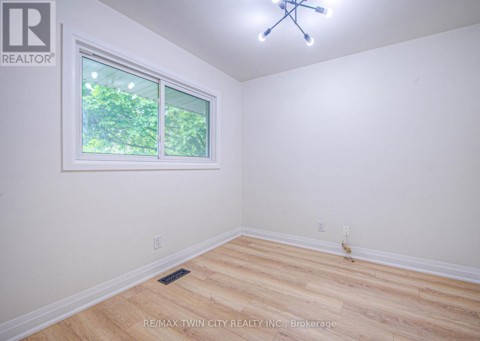 76 RAVINE DRIVE Image 18