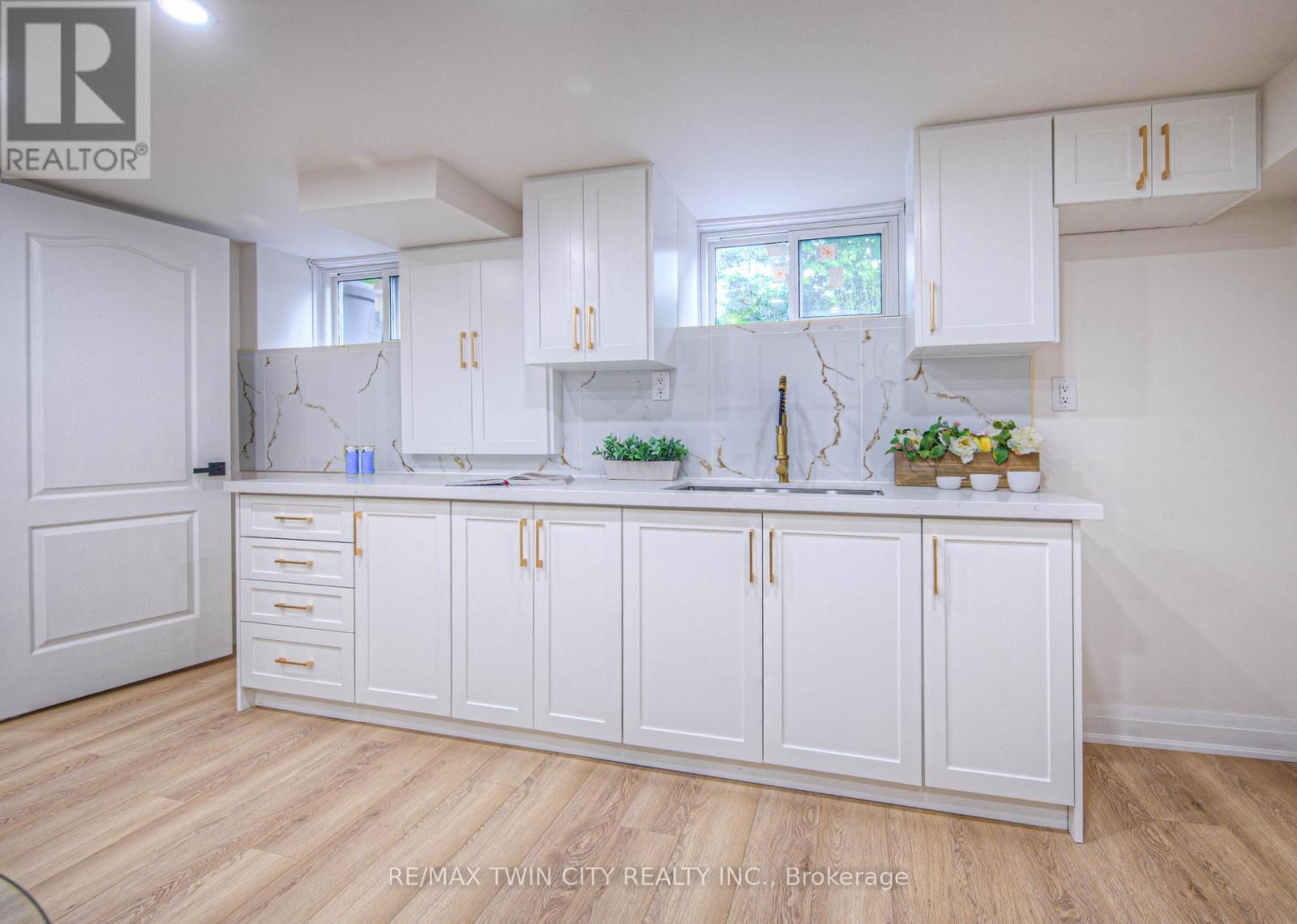 76 RAVINE DRIVE Image 24