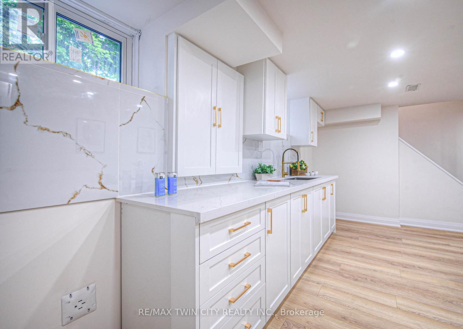 76 RAVINE DRIVE Image 26