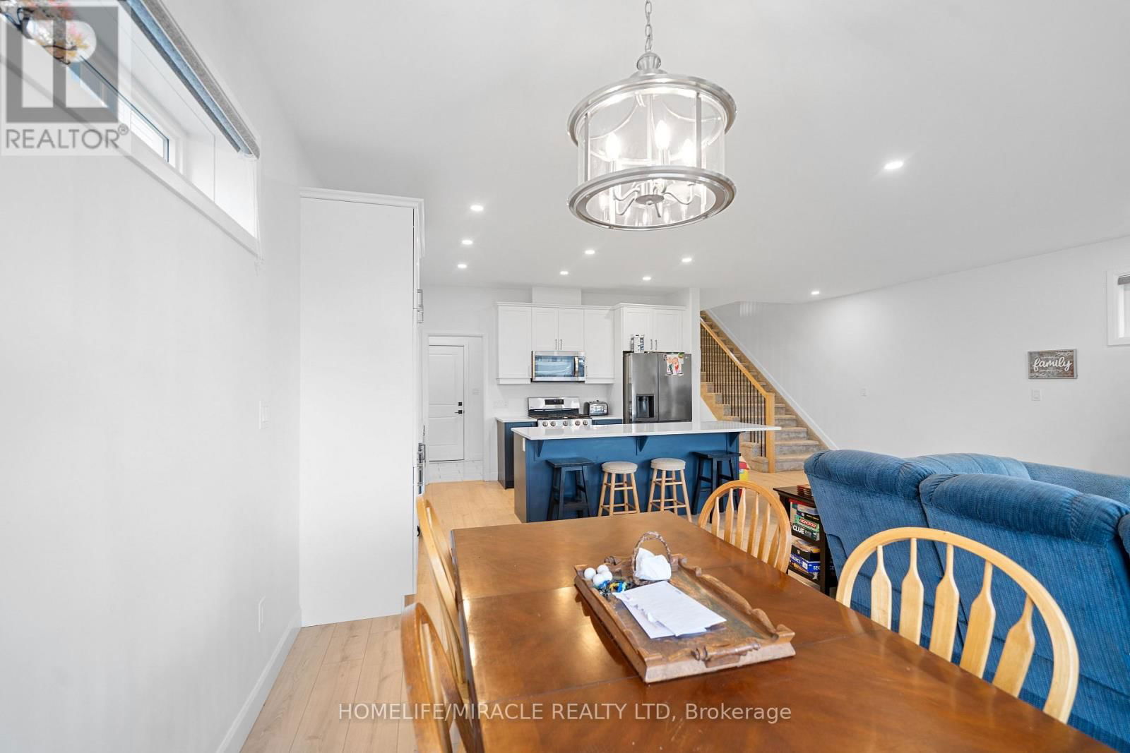 32 WALDEN POND DRIVE Image 12