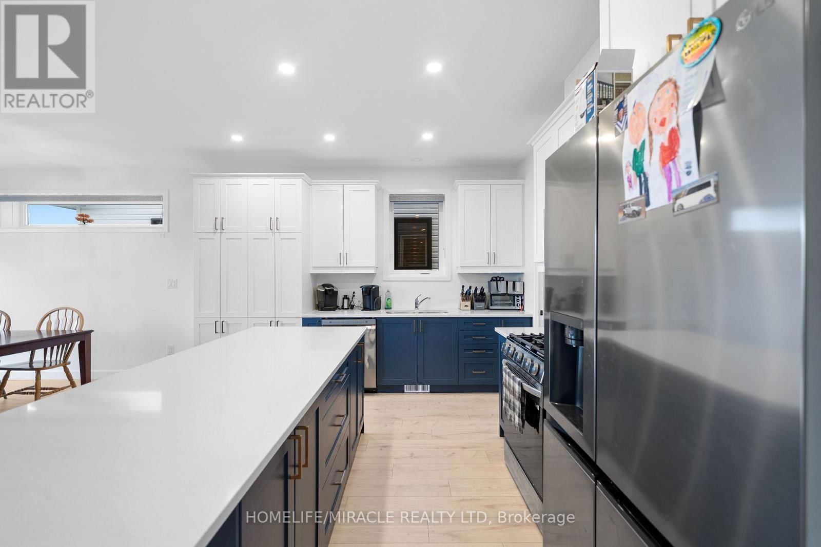 32 WALDEN POND DRIVE Image 15