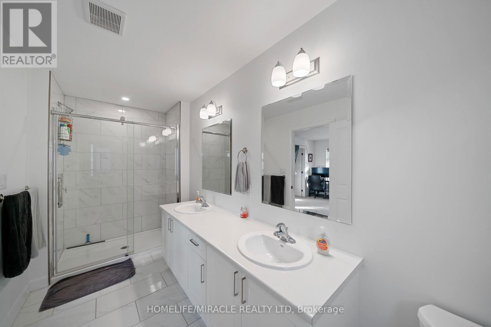 32 WALDEN POND DRIVE Image 23