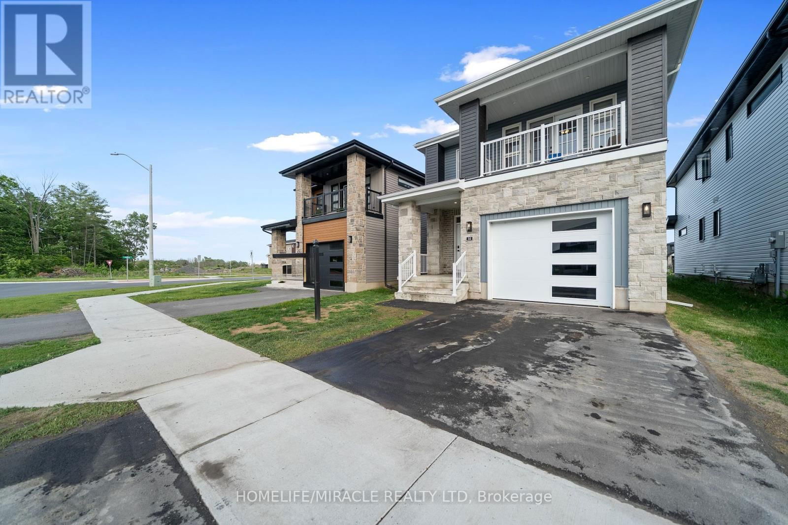 32 WALDEN POND DRIVE Image 3