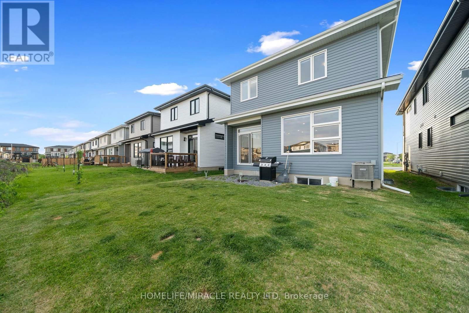 32 WALDEN POND DRIVE Image 36