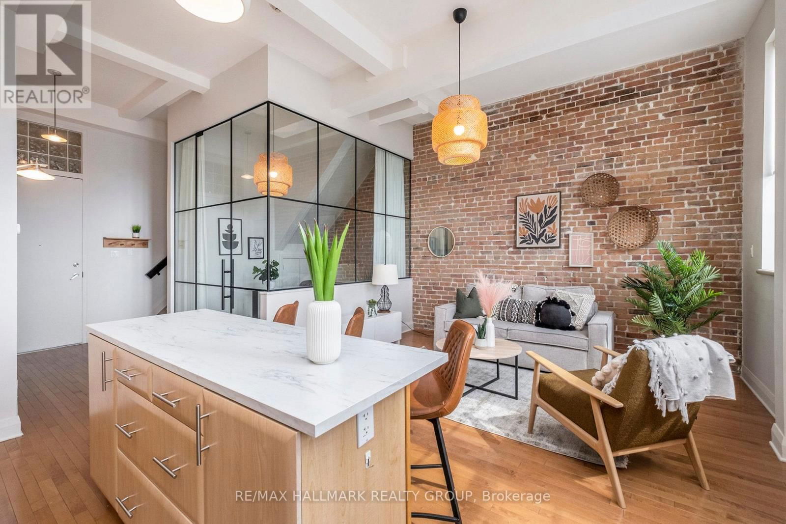 201 - 19 MELROSE AVENUE Image 12