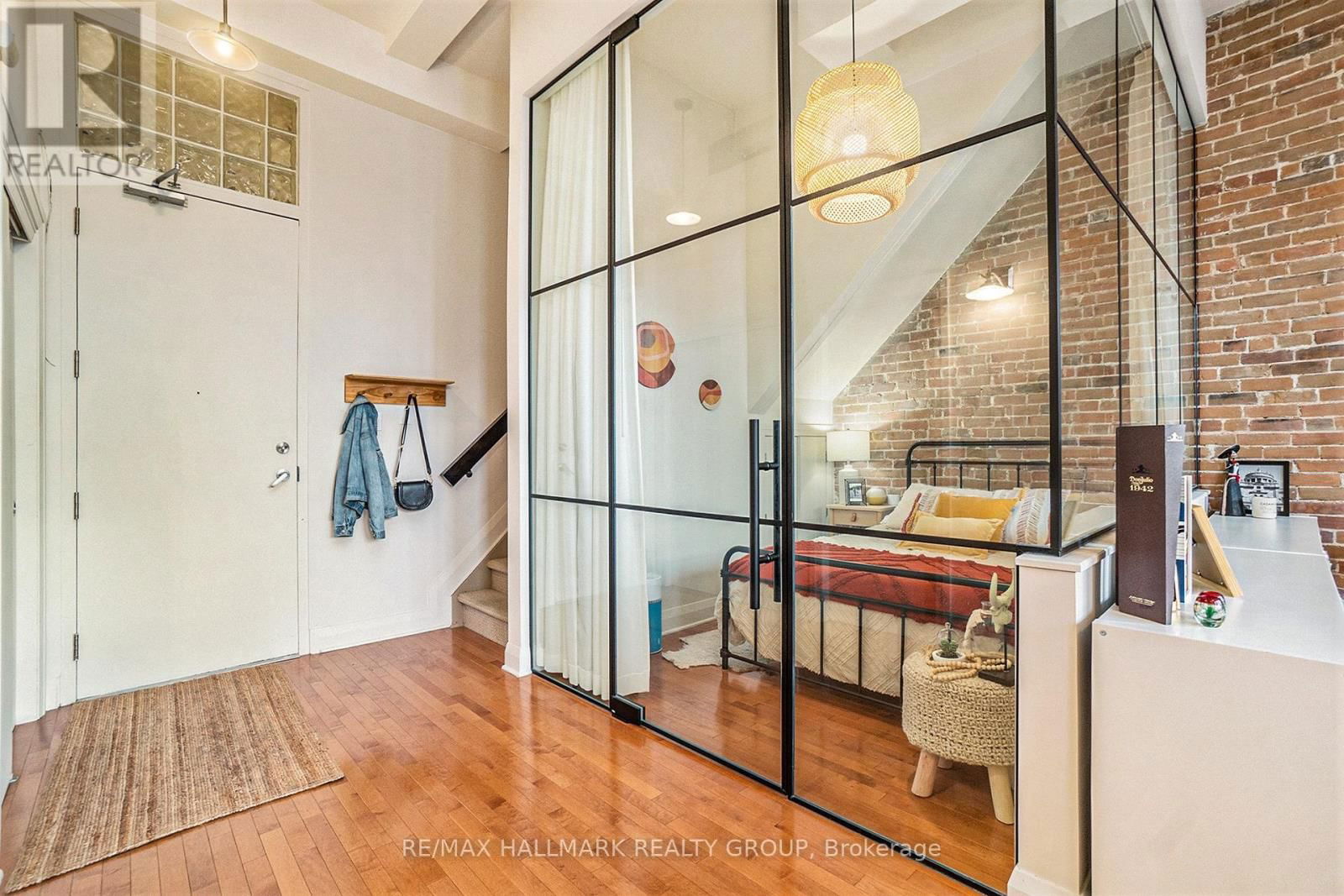 201 - 19 MELROSE AVENUE Image 17